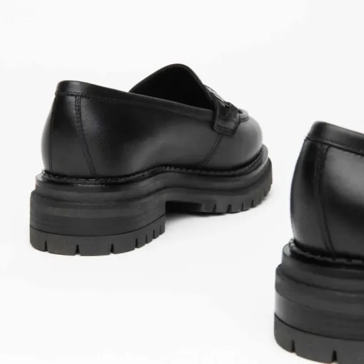 Mocassino in pelle con accessorio
