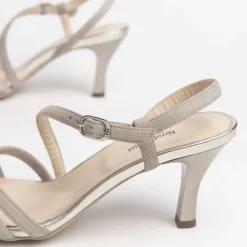 Sandalo donna con cinturini incrociati e tallone aperto