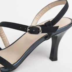 Sandalo donna con cinturini incrociati e tallone aperto