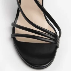 Sandalo donna con tacco e tallone chiuso