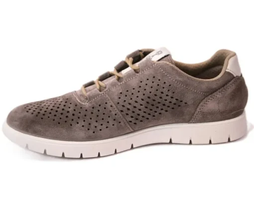 Scaroa  sneaker in  camoscio  con fori