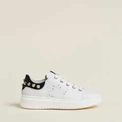 Sneakers Bianca Con Lacci e Con Borchie