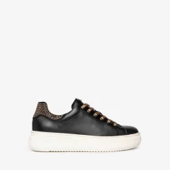 Sneakers donna con lacci e Borchiette nel Tallone