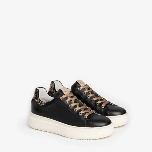 Sneakers donna con lacci e Borchiette nel Tallone