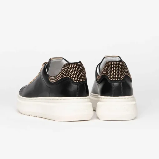 Sneakers donna con lacci e Borchiette nel Tallone