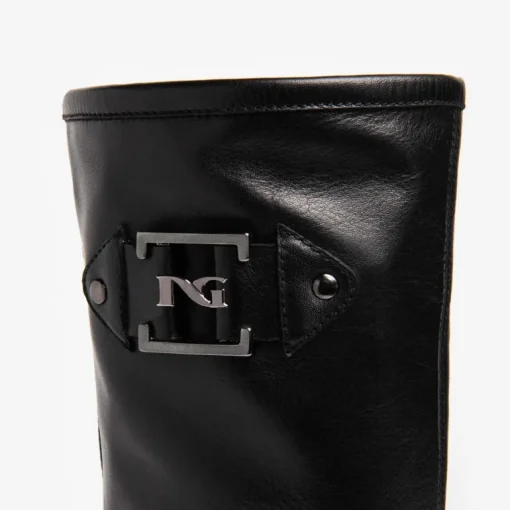 Stivale donna in pelle con cerniera.