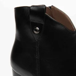 Stivaletto in pelle tipo Texano