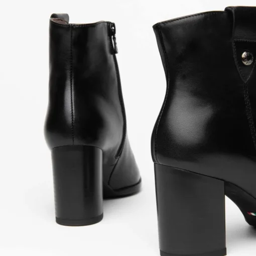 Stivaletto in pelle tipo Texano